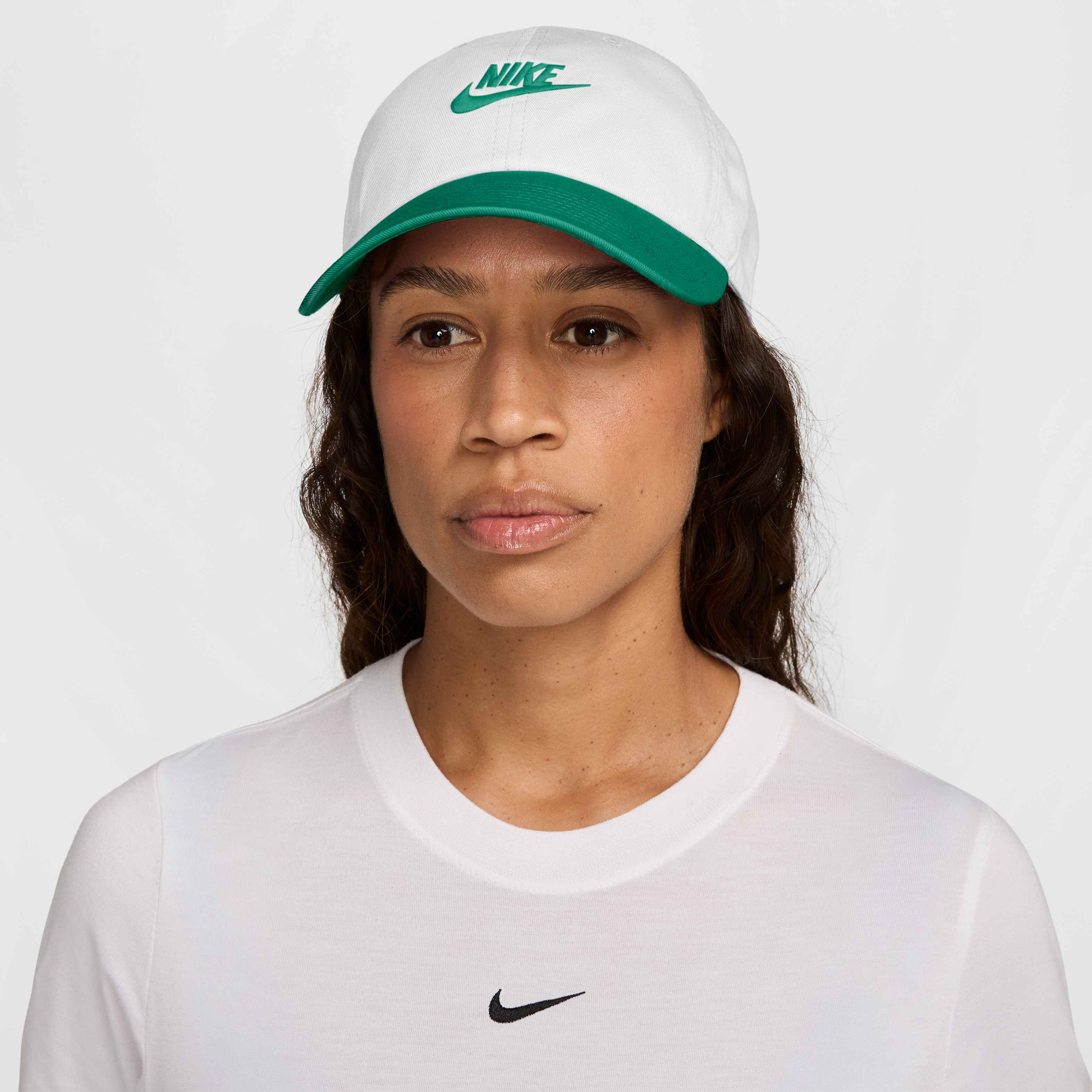 Nike Club Unstructured Futura Wash Cap in White/Malachite/Malachite